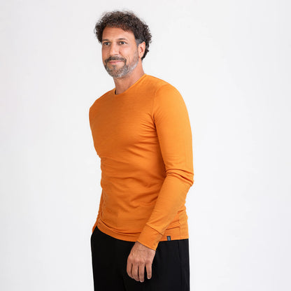 TOM FYFE Merino Herren Langarmshirt in Kurkuma, Vorderansicht 