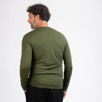 TOM FYFE Merino Herren Langarmshirt in Waldgrün, Rückenansicht 