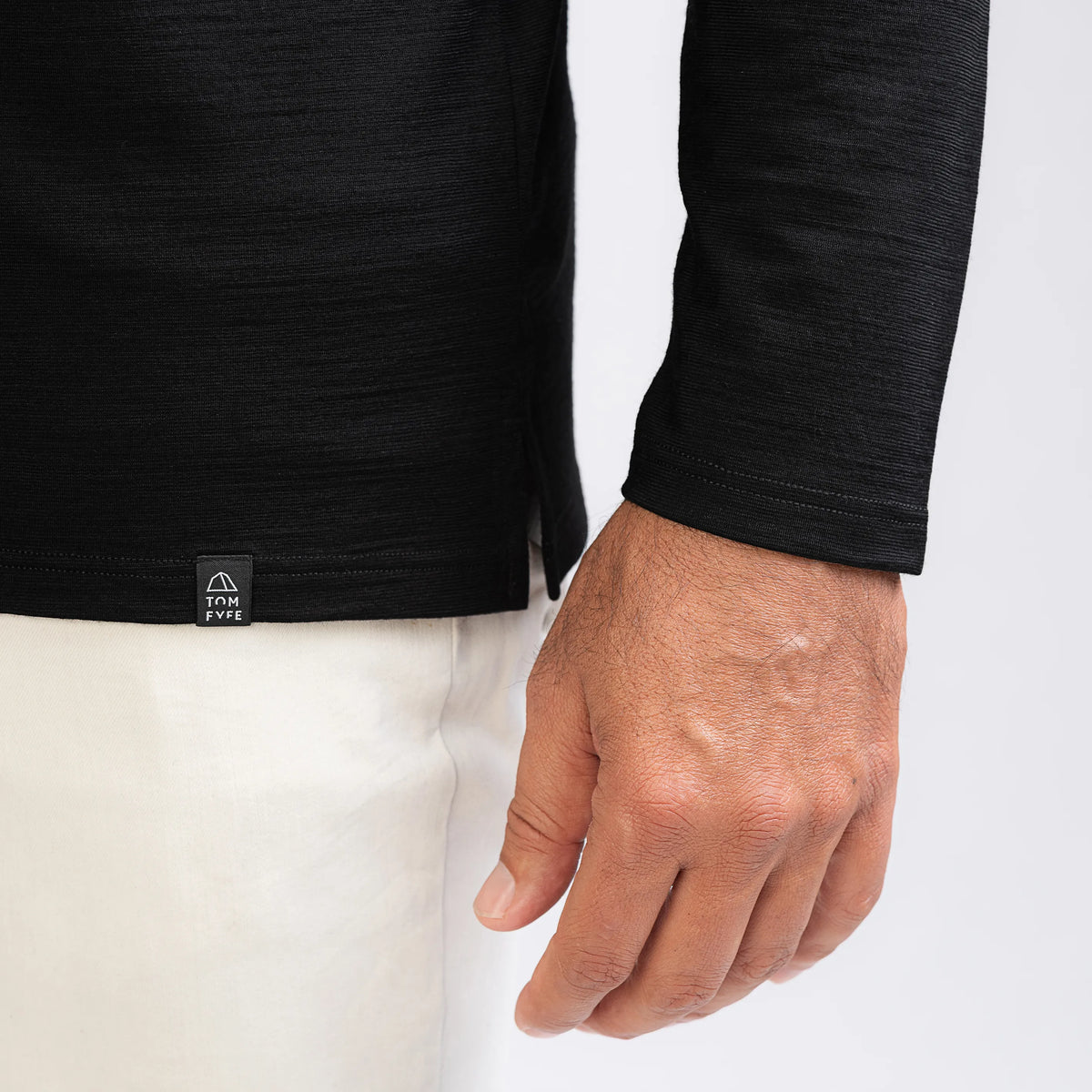 Merino Langarm Poloshirt Herren Label von TOM FYFE in Schwarz 
