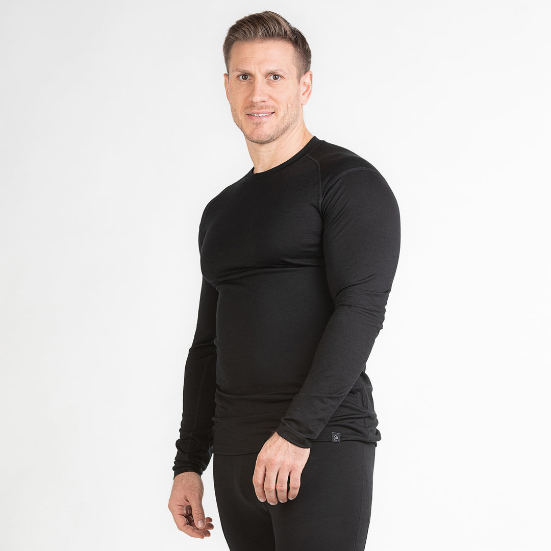 Merino Herren Unterhemd Langarmshirt Frontansicht von TOM FYFE in Schwarz #farbe_schwarz