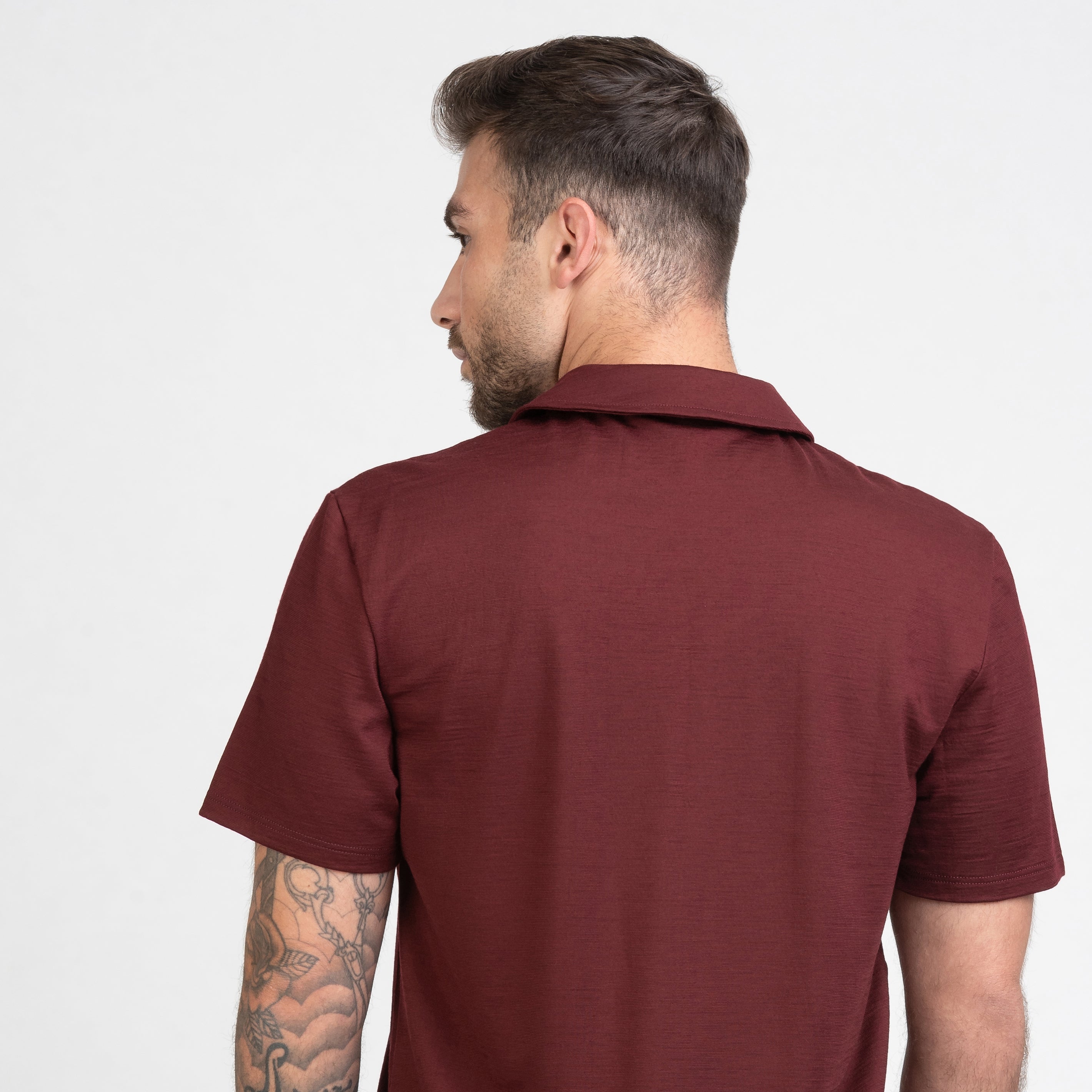 Tom Fyfe Merino Herren Poloshirt in Burgundy, Rückansicht 