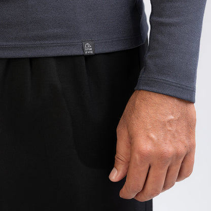 Merino Herren Performance 220 Raglan Langarmshirt Label von TOM FYFE in Graphite 