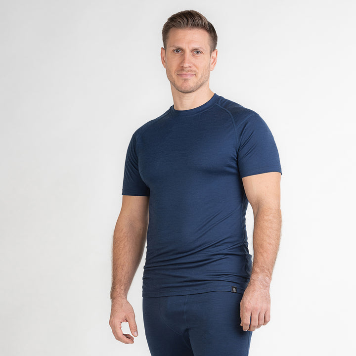 Merino Herren Unterhemd T-Shirt Frontansicht von TOM FYFE in Marine #farbe_marine