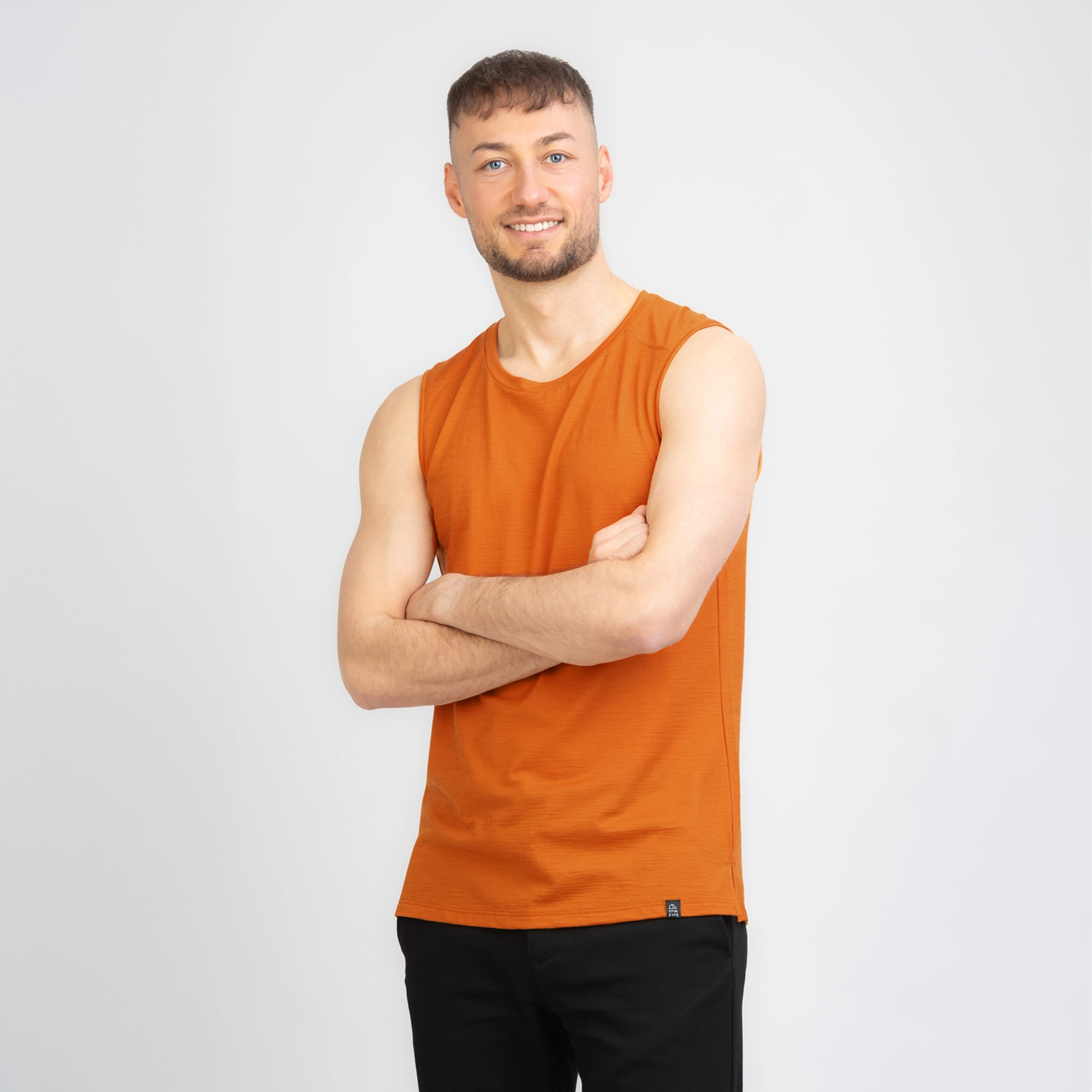 TOM FYFE Merino Herren Tank Top in Kurkuma, zweite Seitenansicht SKU TF101007 