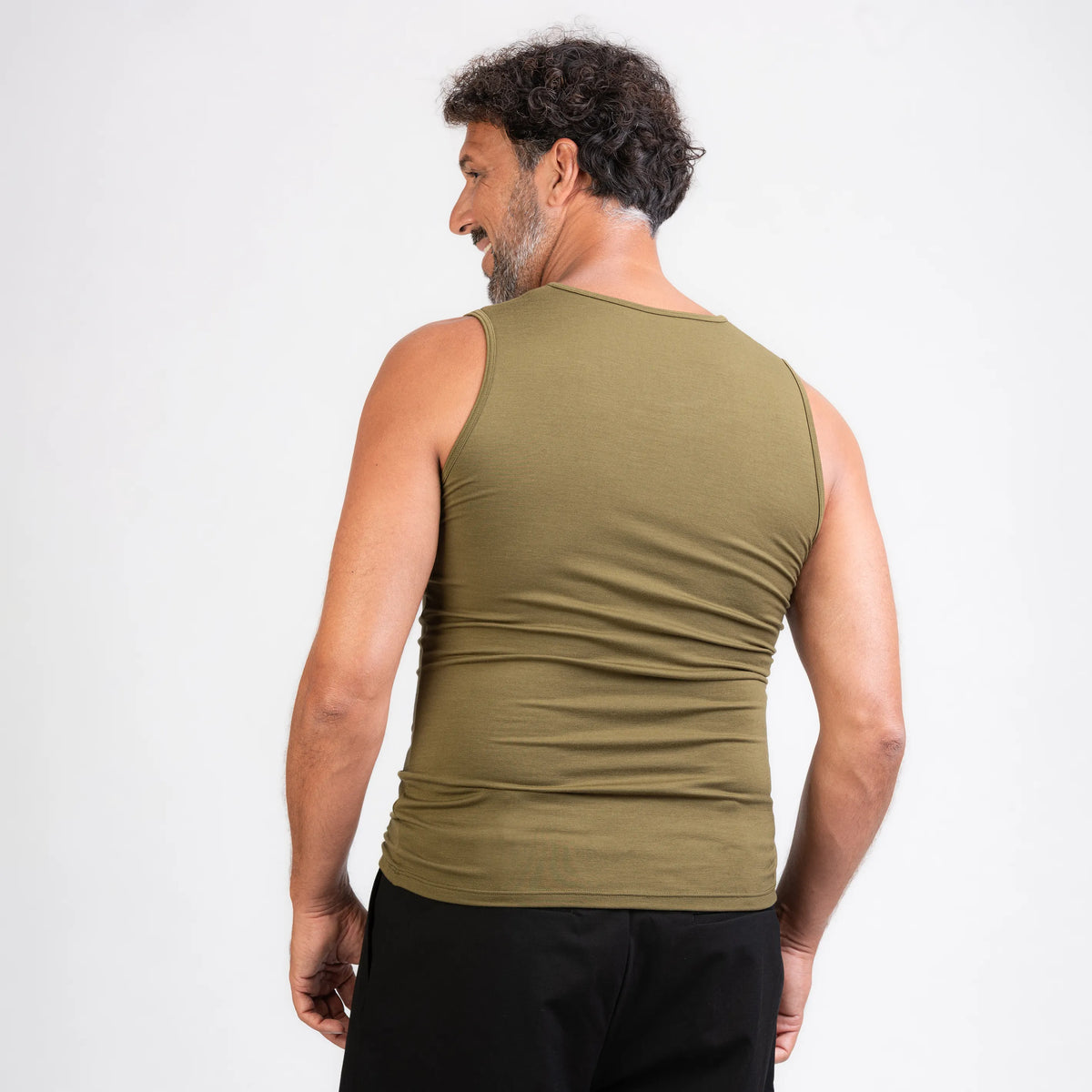 TOM FYFE Merino Herrren Stretch 240 Tank Top in Deep Olive, Rückansicht TF101009 
