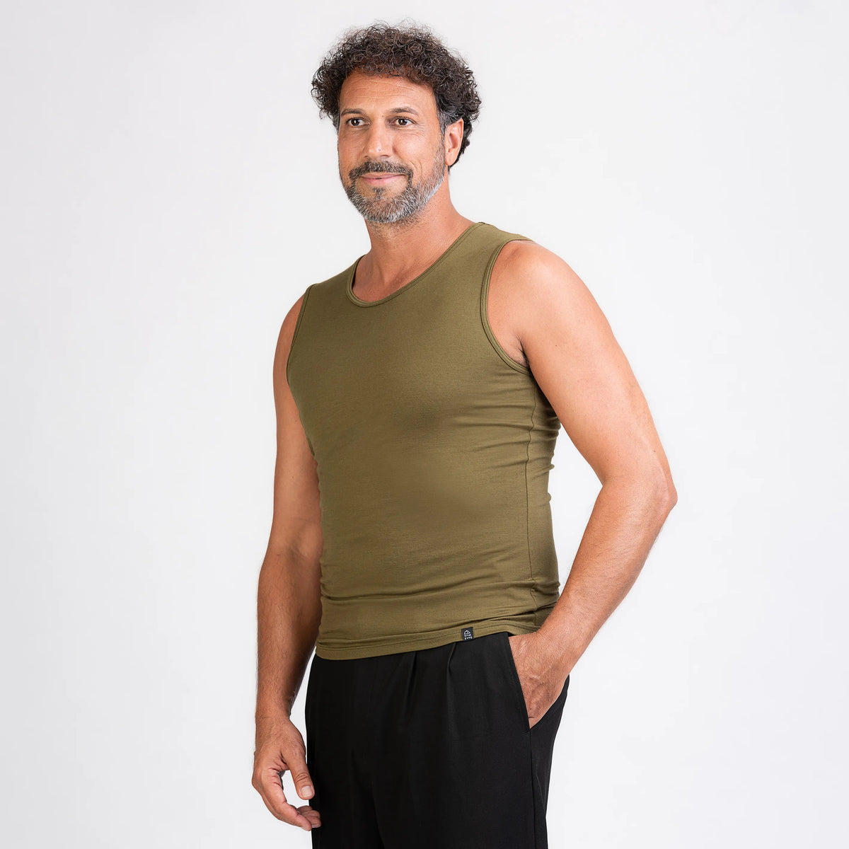 TOM FYFE Merino Herrren Stretch 240 Tank Top in Deep Olive, Seitenansicht TF101009 