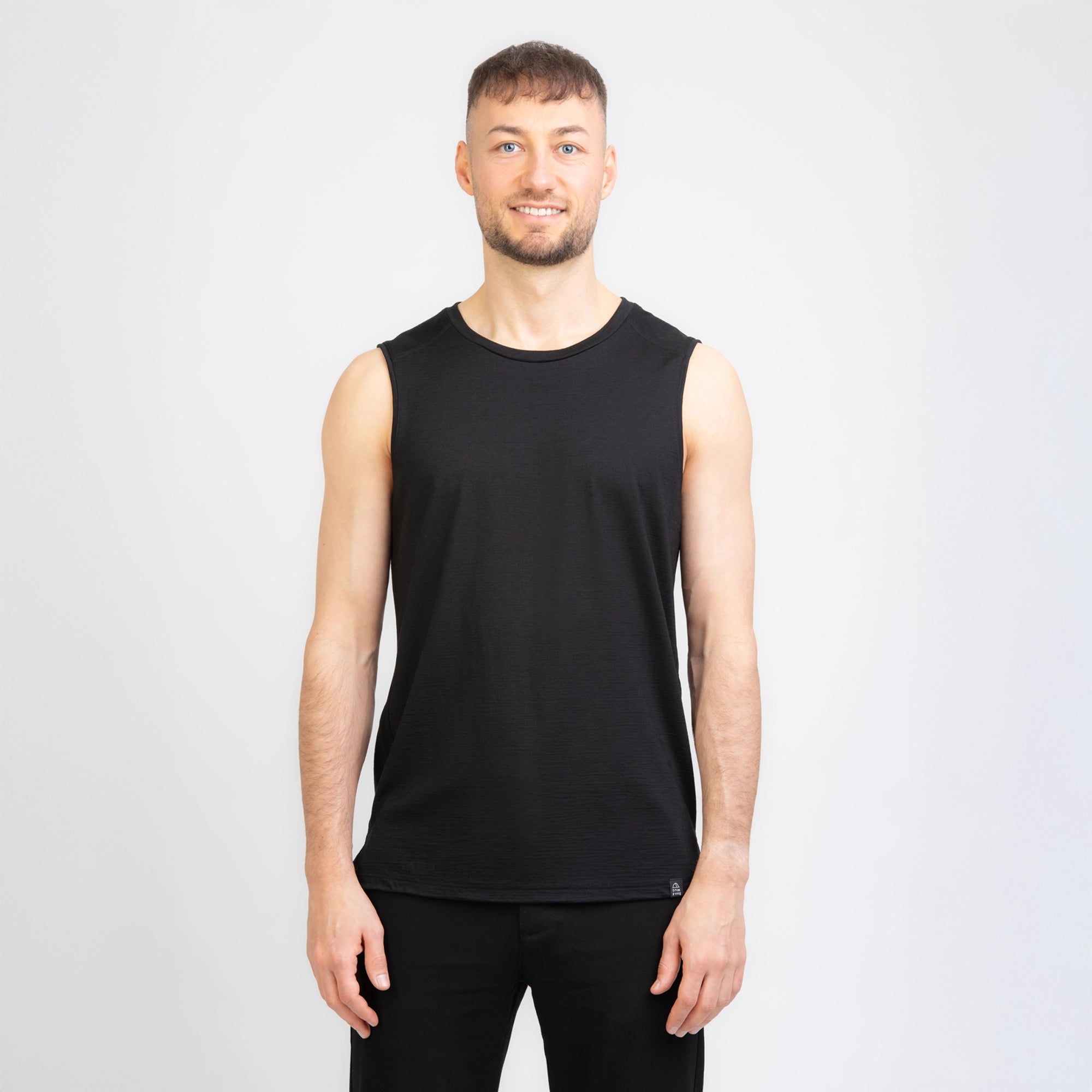 TOM FYFE Merino Herren Tank Top in Schwarz, Frontansicht TF101007 