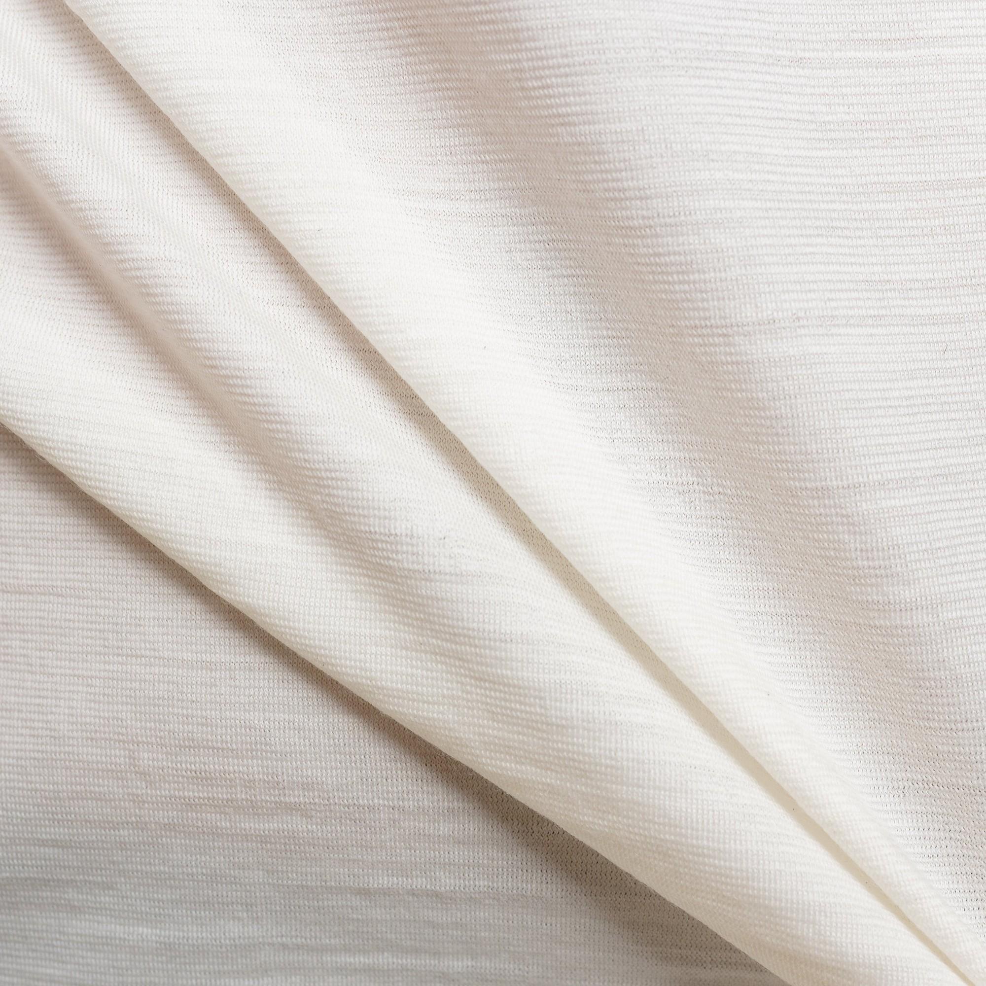 Merino Herren Tank-Top von Tom Fyfe Detailaufnahme der Stofffarbe Wollweiß 