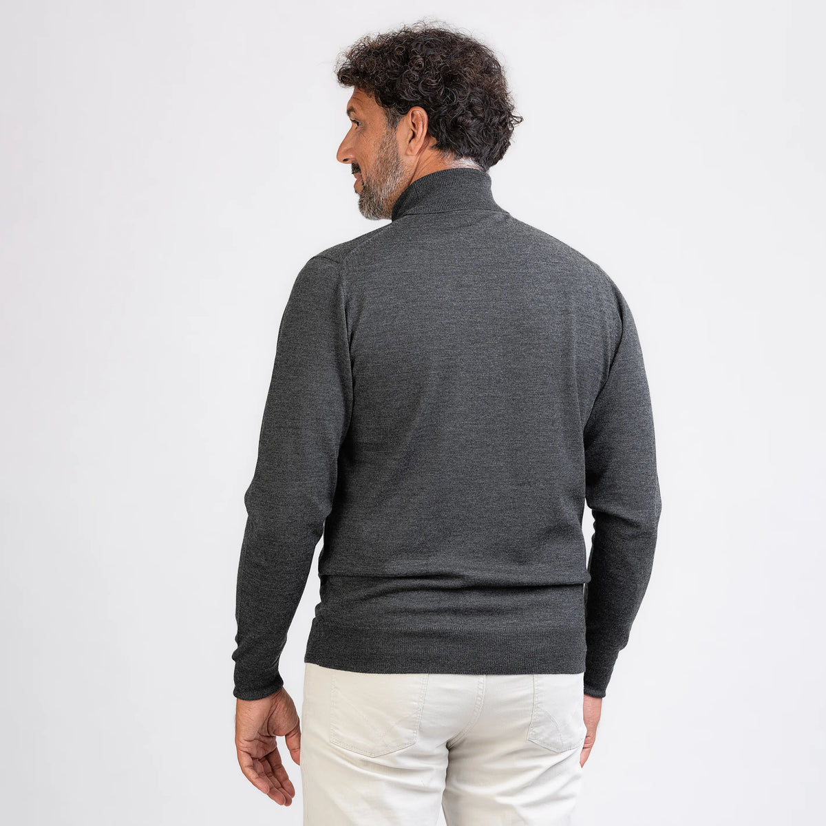 TOM FYFE Merino Herren Turtleneck-Pullover in Dark Gray Melange Rückenansicht 