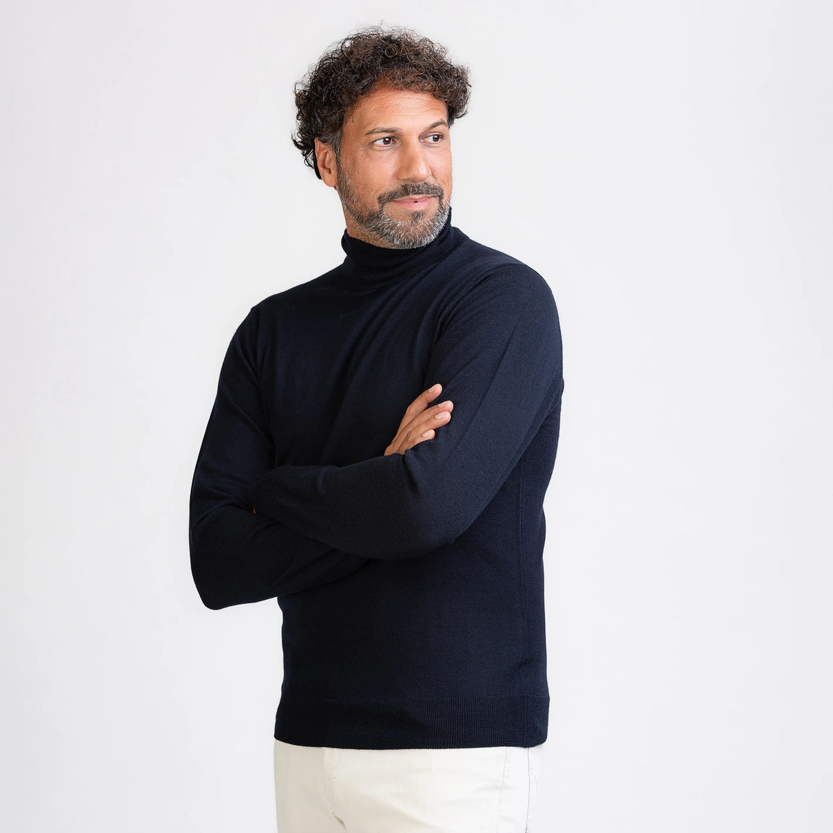 TOM FYFE Merino Herren Turtleneck-Pullover in Dark Navy Seitenansicht 