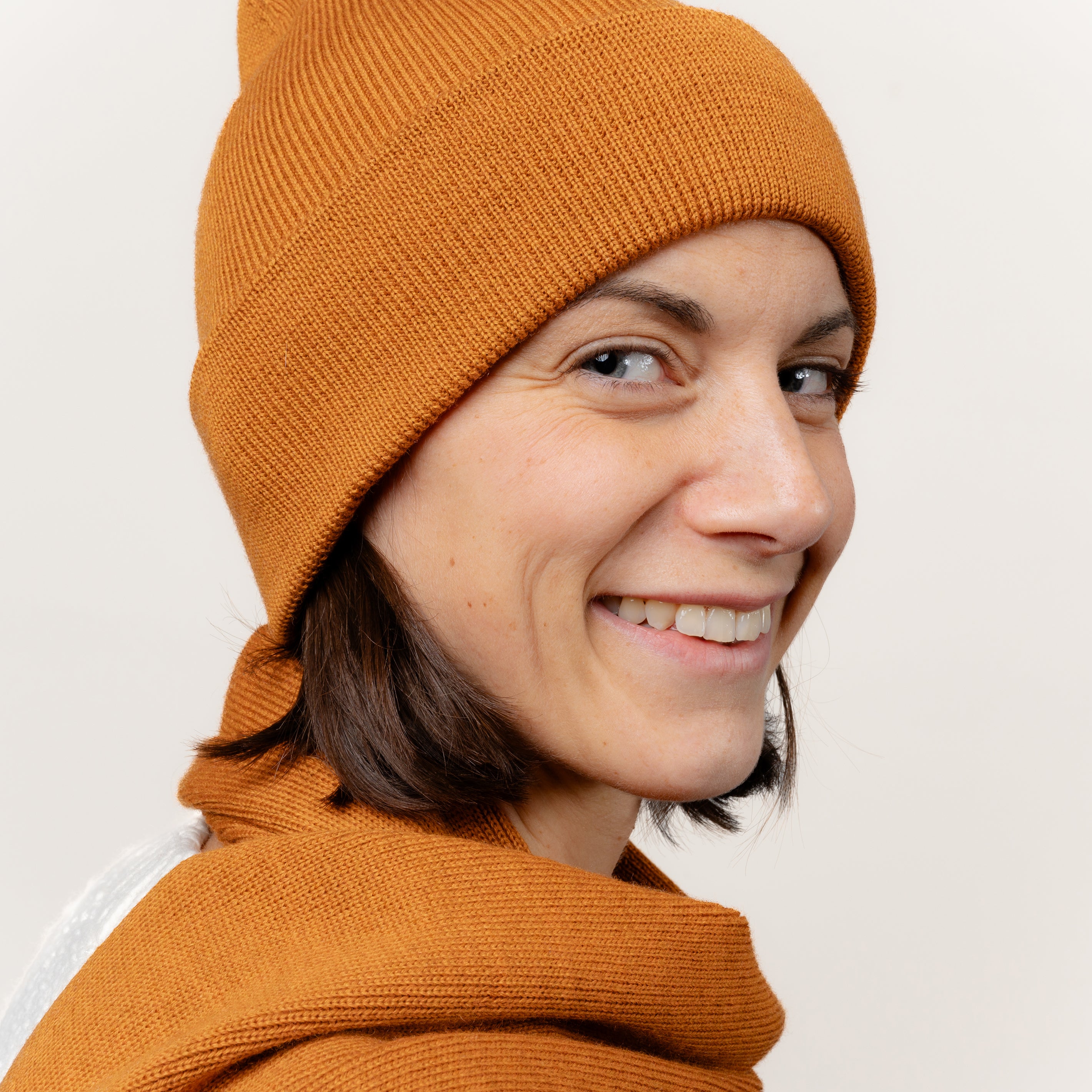 Merino Stickmuetze von Tom Fyfe in Ocker #farbe_ocker