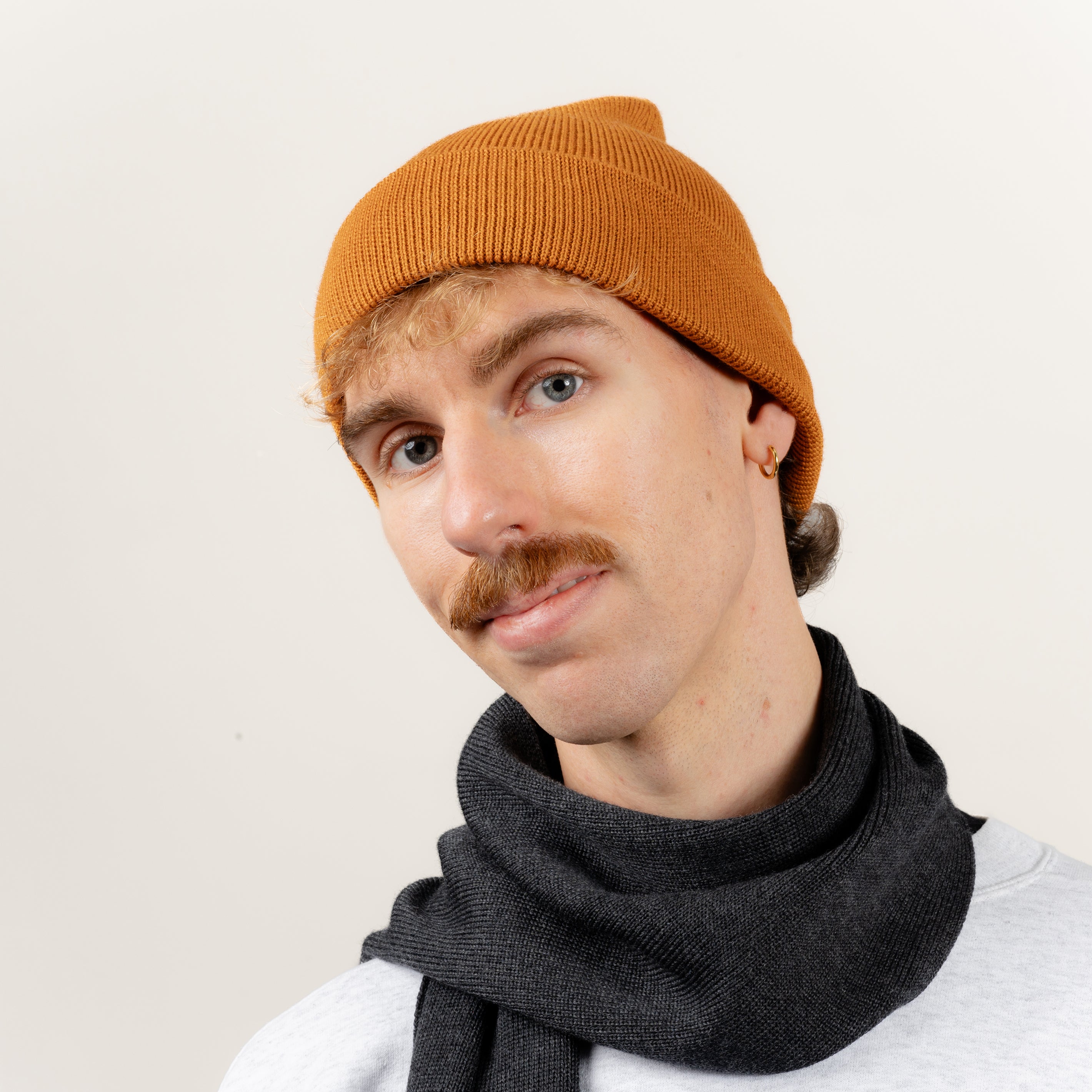Merino Stickmuetze von Tom Fyfe in Ocker #farbe_ocker