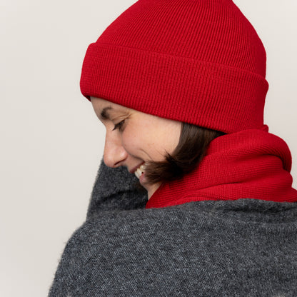 Merino Stickmuetze von Tom Fyfe in Rot 