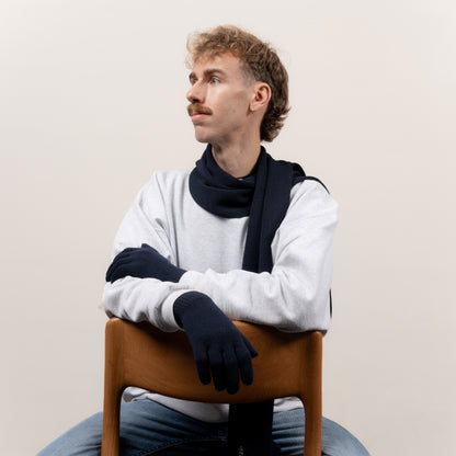 Merino Strickschal von Tom Fyfe in Dunkelblau 