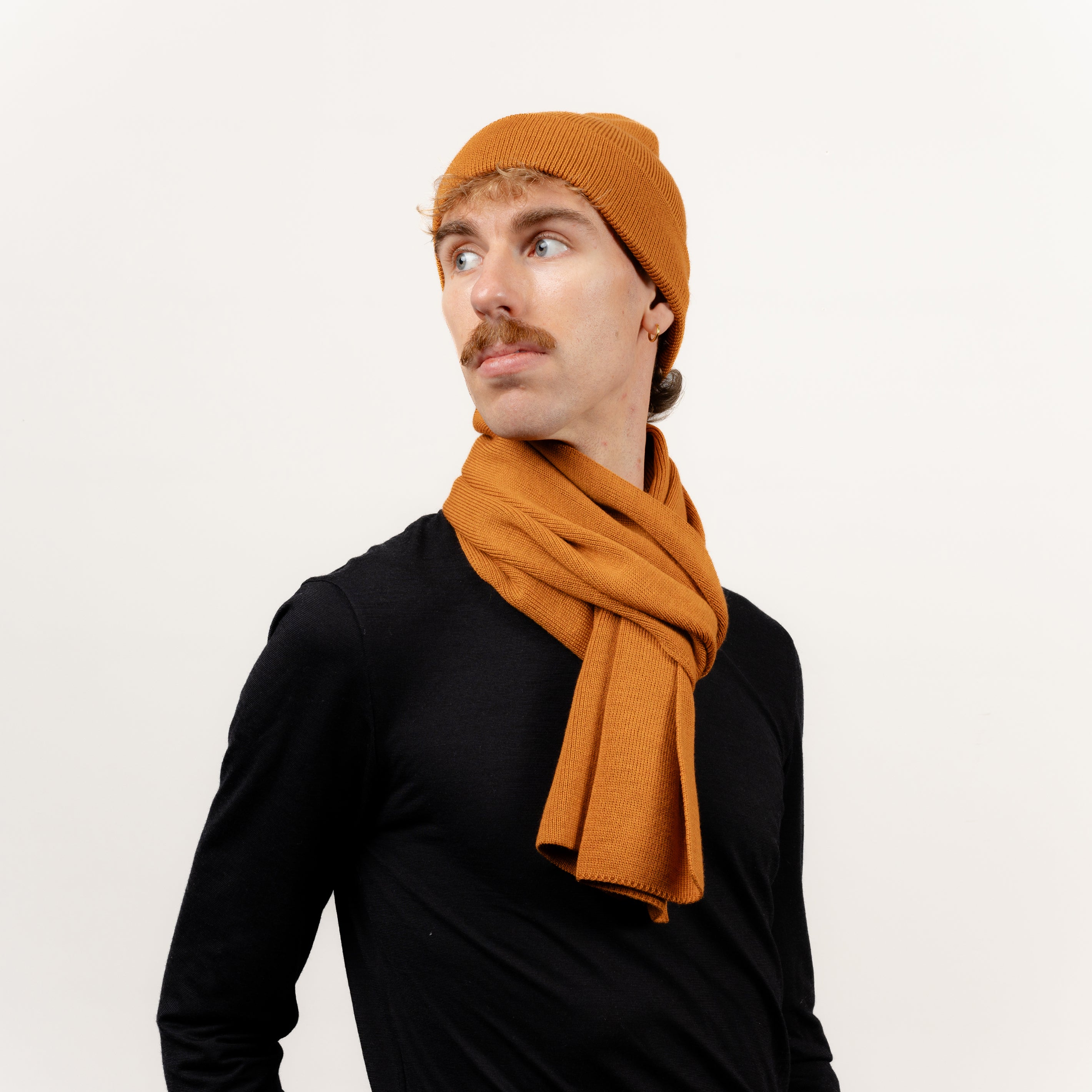 Merino Strickschal von Tom Fyfe in Ocker #farbe_ocker