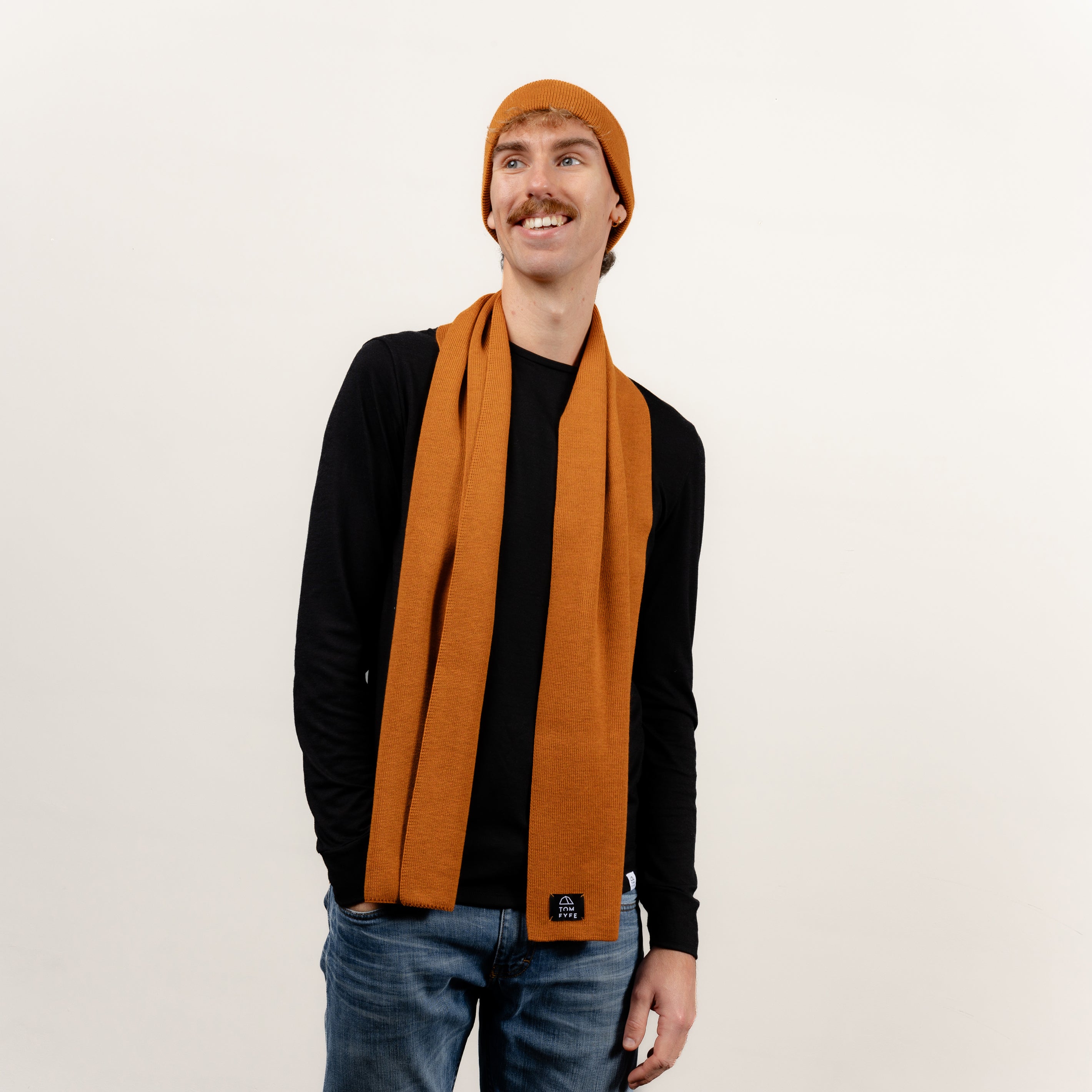 Merino Strickschal von Tom Fyfe in Ocker #farbe_ocker