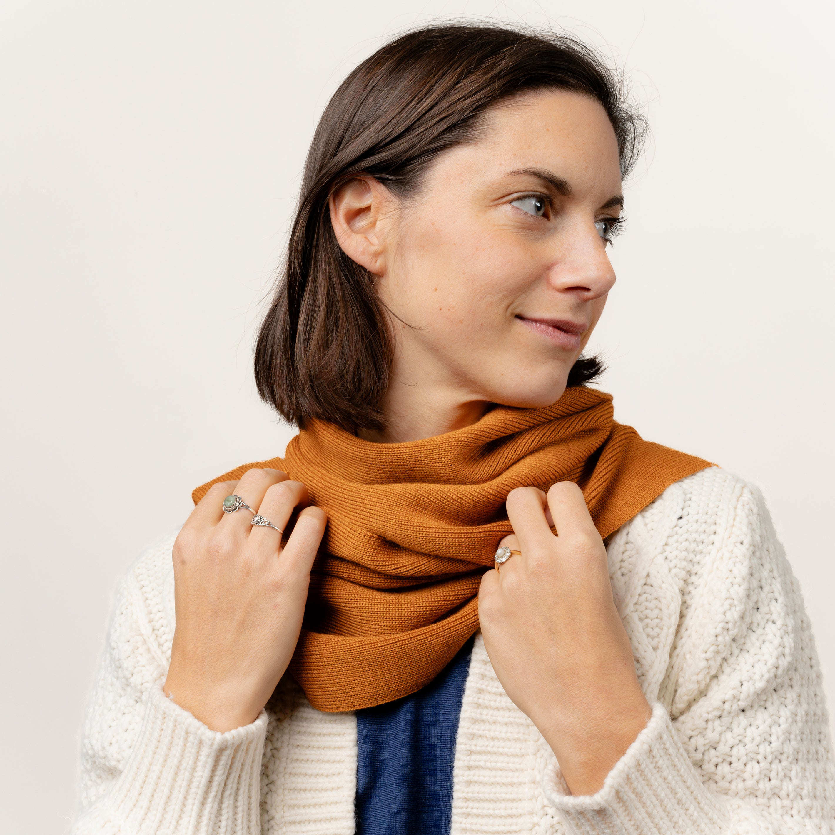 Merino Strickschal von Tom Fyfe in Ocker 