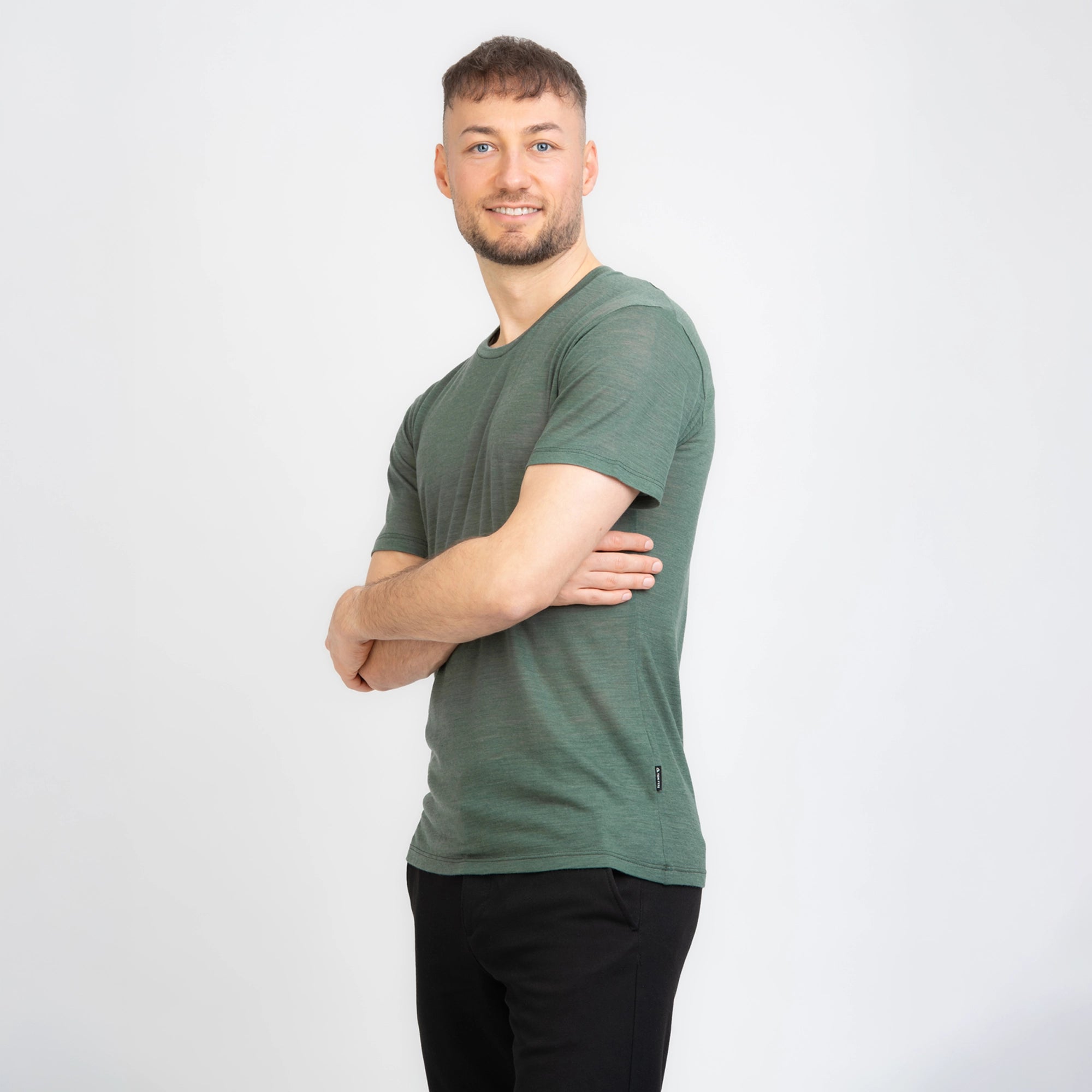 TOM FYFE Merino Herren T-Shirt Slim Fit Thyme Seitenansicht TF101008 #farbe_thyme-green