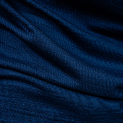 Merino T-Shirt Regular Fit Unisex Nahaufnahme von Tom Fyfe in Marine 
