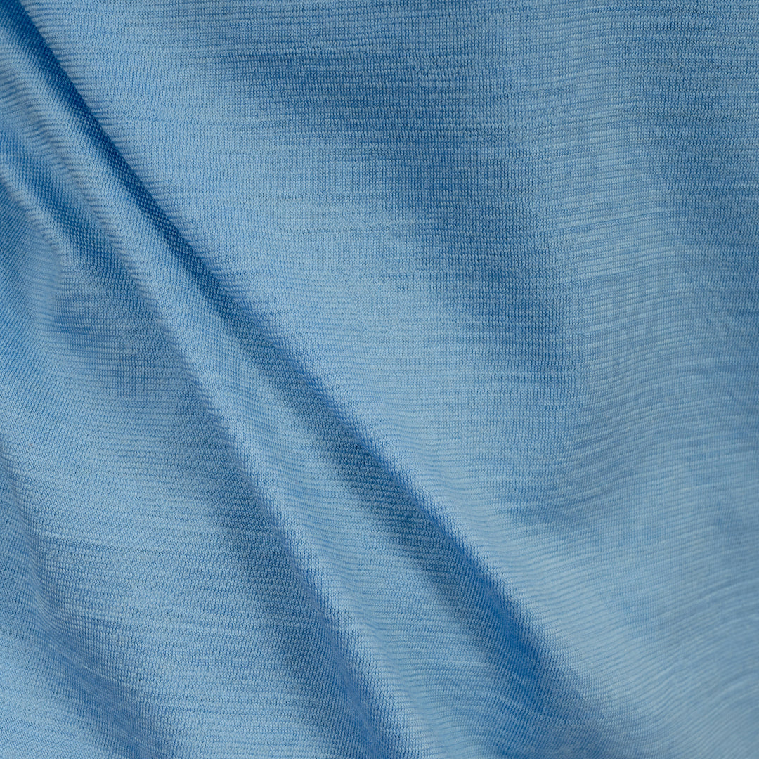 Merino T-Shirt Regular Fit Unisex Nahaufnahme von Tom Fyfe in Steelblue #farbe_steelblue