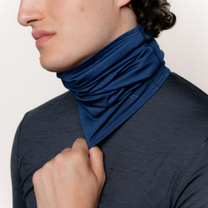 Dehnbarer Merino Schlauchschal Multifunktionstuch von Tom Fyfe in Marine 