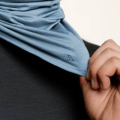 Dehnbarer Merino Schlauchschal Multifunktionstuch von TOM FYFE in Steel Blue 