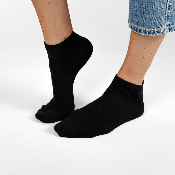 Merino Sneakersocken Frau von Tom Fyfe in Schwarz #farbe_schwarz