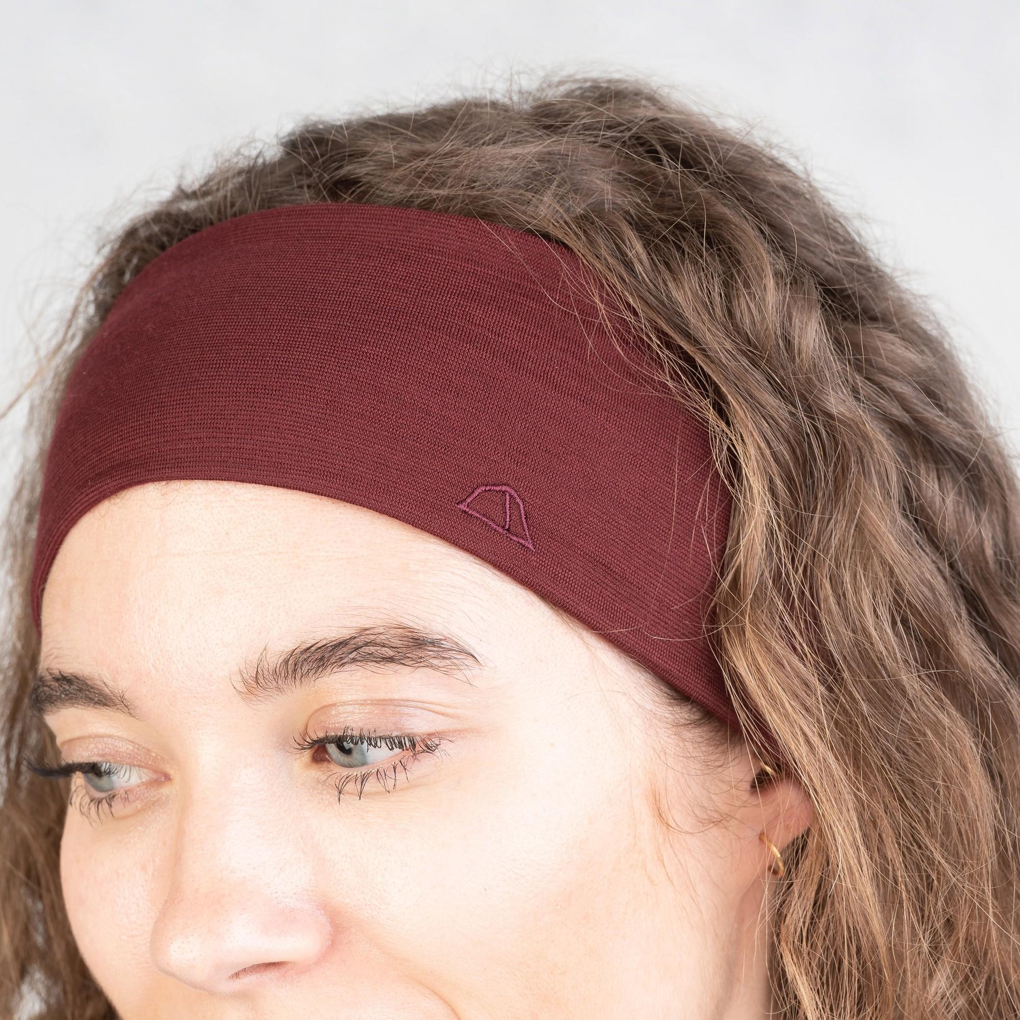 Tom Fyfe Merino Stirnband in Burgundy, Nahaufnahme 