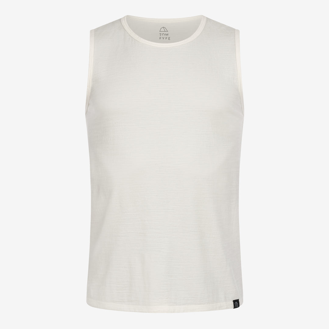 Merino Herren Tank-Top Frontansicht von Tom Fyfe in Wollweiß #farbe_wollweiss