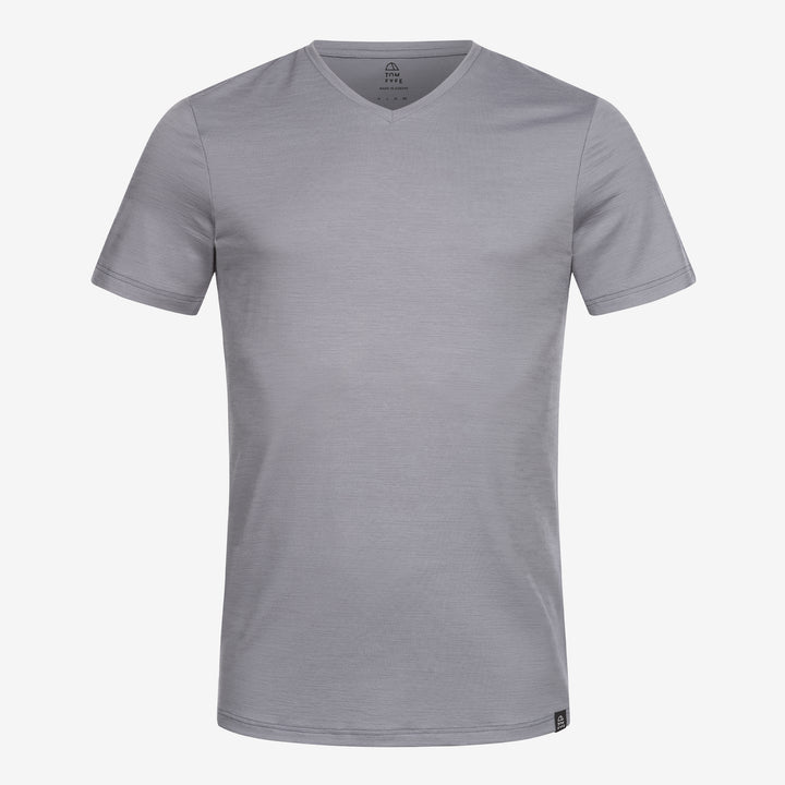 Merino Herren Shirt mit V-Ausschnitt Frontansicht von Tom Fyfe in Hellgrau #farbe_hellgrau