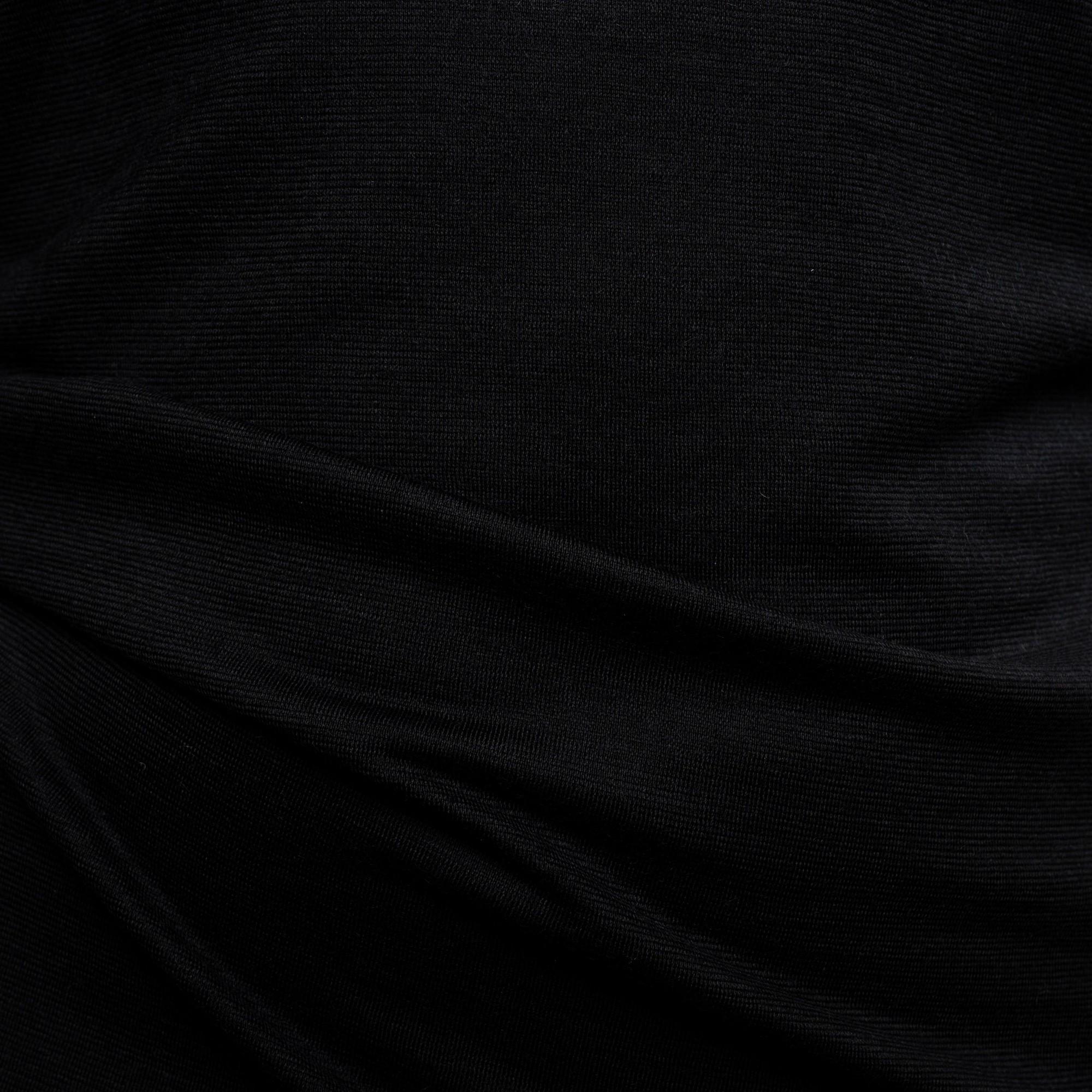 Model mit Merino Damen Tank-Top Nahaufname Stoff von Tom Fyfe in Schwarz 