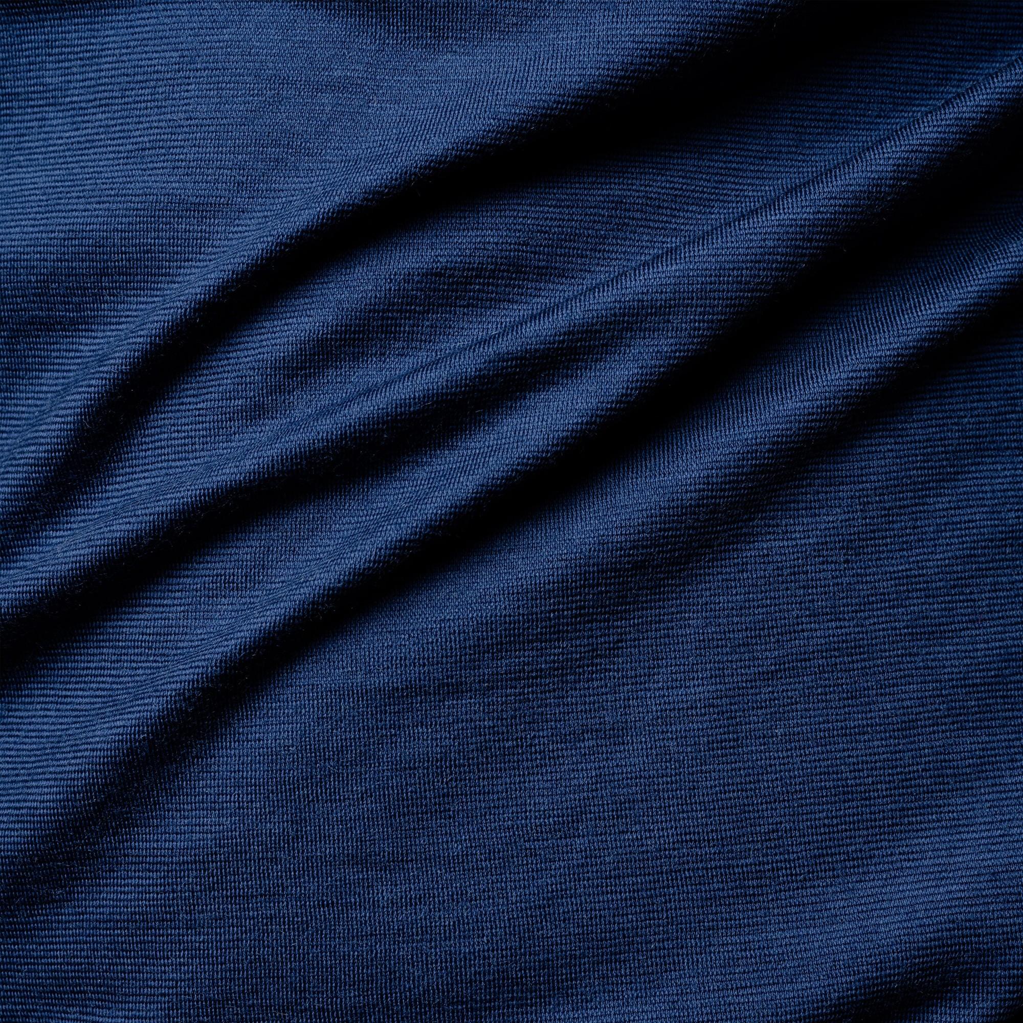 Merino Herren Shirt Nahaufnahme von Tom Fyfe in Marineblau 